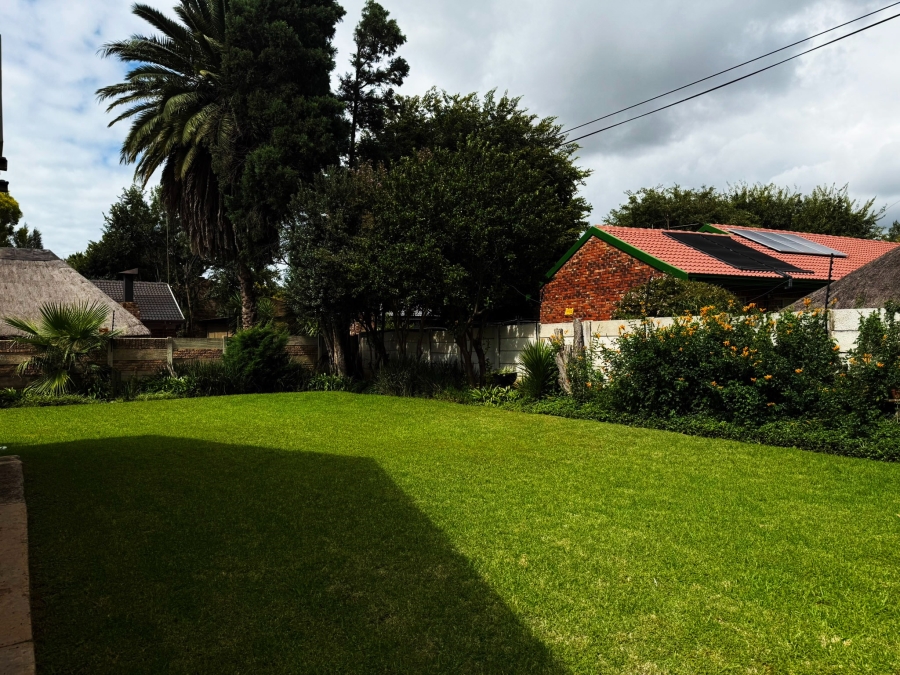 3 Bedroom Property for Sale in Kannoniers Park North West